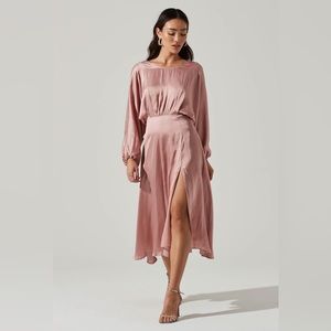 ASTR The Label MARIN DOLMAN SLEEVE MIDI DRESS